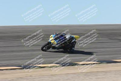 media/Oct-13-2025-Moto Forza (Mon) [[a66d839500]]/3-B Group/Session 2 (Bowl)/